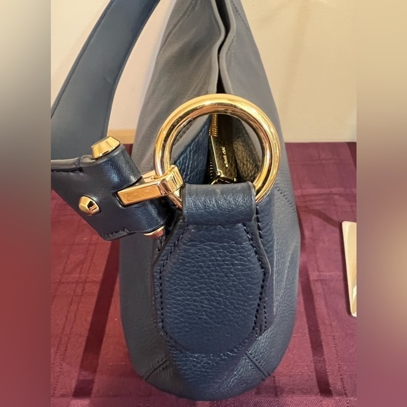 ๐ low start ๐ฅ Michael Kors Navy Pebbled Leather Large Brooke Hobo Shoulder Bag - Picture 2 of 4